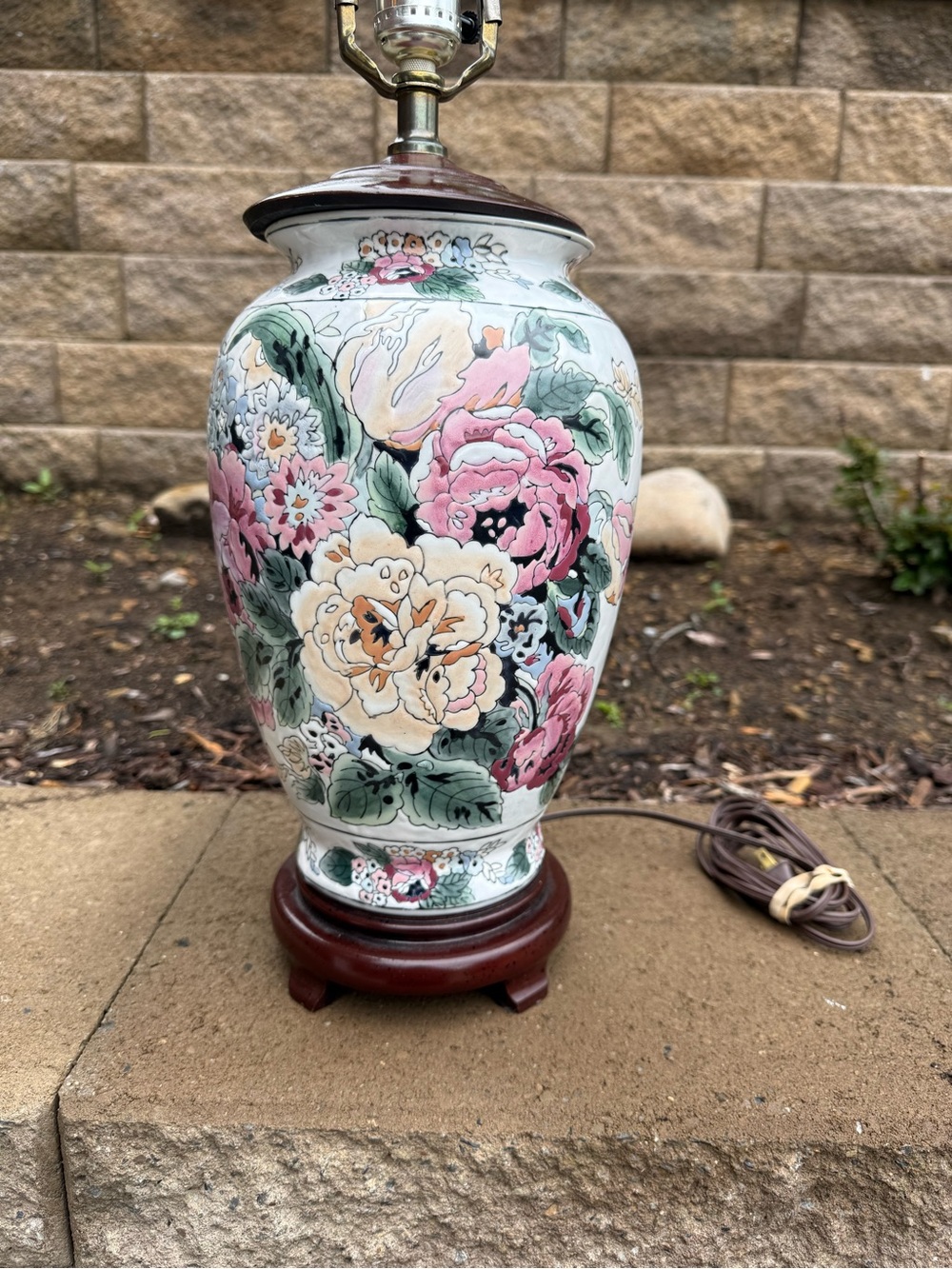 Chinese Famille Rose Porcelain Vase Lamp ginger chinoiserie lamp vintage work